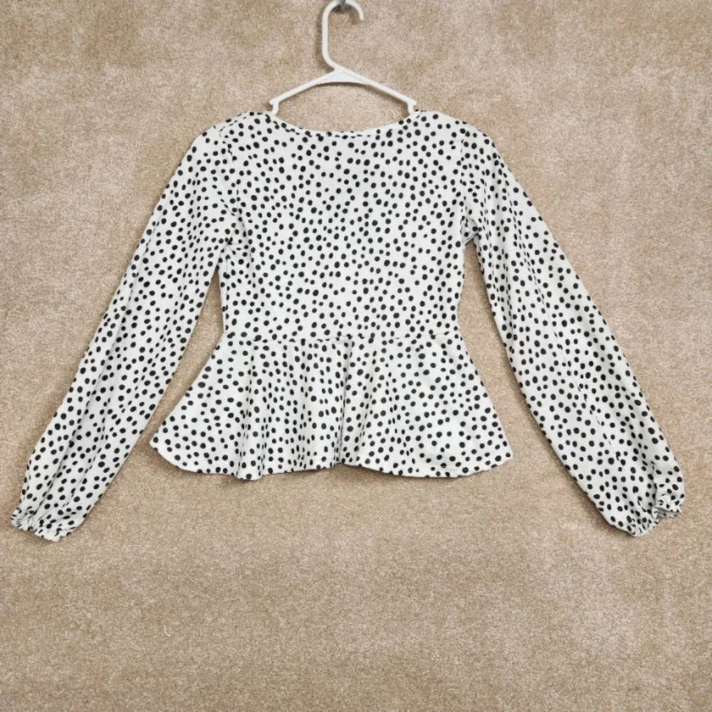 Nasty Gal Nastygal White Black Polka Dot V Neck Peplum Top NWT Size 4 - Picture 2 of 5